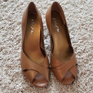 Unisa Tan Heels